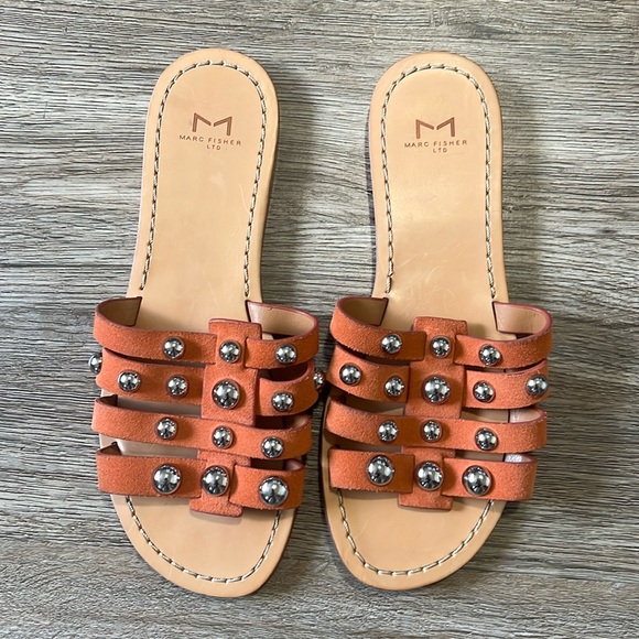 Marc Fisher PAVA Orange Suede Studded Sandal Size 6.5M - Picture 1 of 4